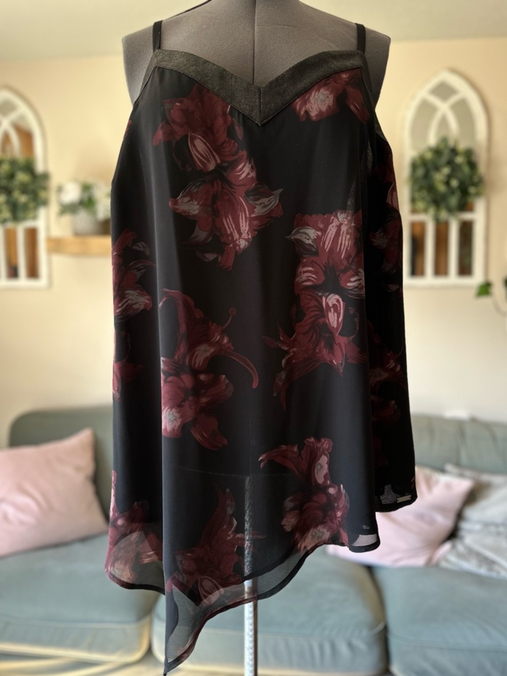 Floral print cami in Deep Burgundy Black